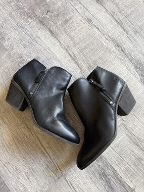 FRYE Judith Zip Bootie